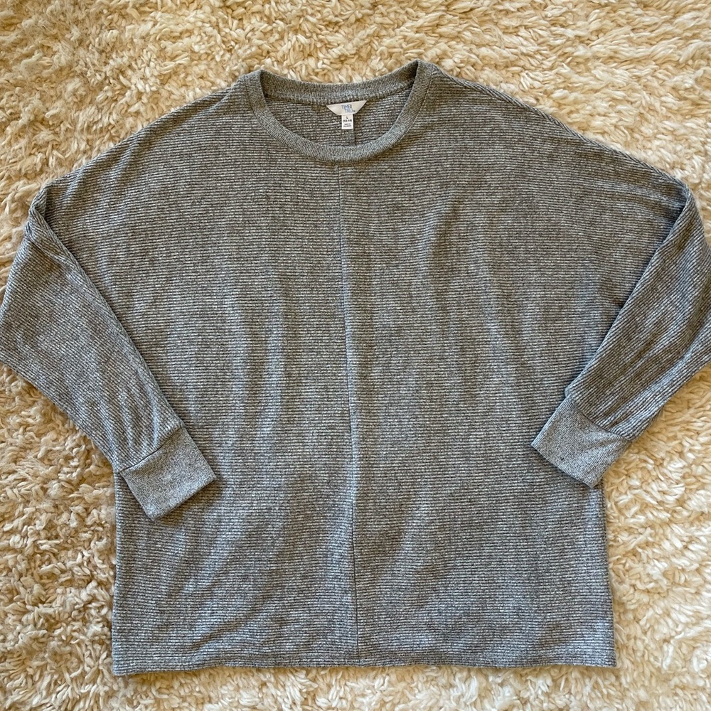 Like New Time and Tru grey ribbed hacci tunic size Large
